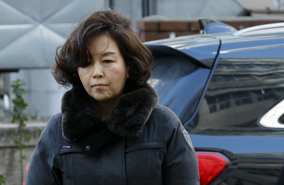 김경 전 서울시의원이 지난달 29일 오전 서울시 마포구 서울경찰청 공공범죄수사대로 추가 소환 조사에 출석하고 있다. 뉴스1