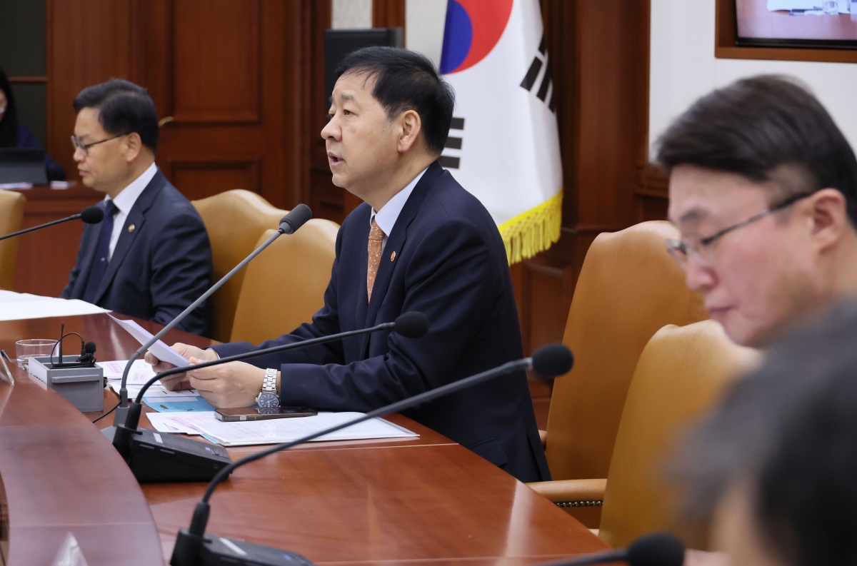 구윤철 부총리 겸 재정경제부 장관이 11일 서울 종로구 정부서울청사에서 열린 민생물가 특별관리 관계장관 TF를 주재하고 있다. 2026.2.11 연합뉴스