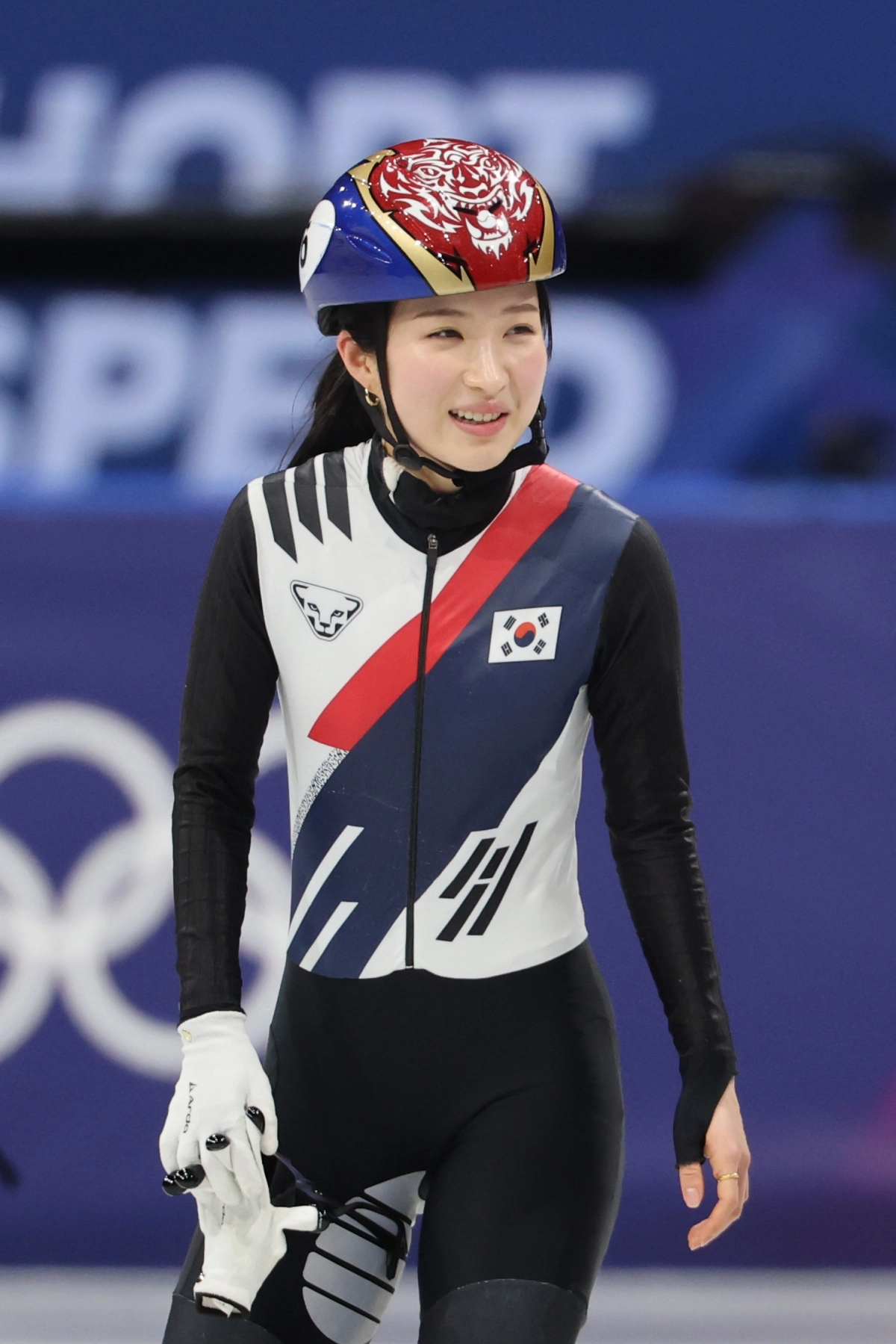 11일(현지시간) 이탈리아 밀라노 아이스스케이팅 아레나에서 쇼트트랙 김길리가 훈련을 하며 밝은 표정을 짓고 있다.  김길리는 전날 쇼트트랙 혼성계주 준결승에서 앞서 달리던 미국의 커린 스토더드가 넘어지며 충돌했다. 2026.2.11. 연합뉴스
