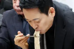 [포토] ‘국수 먹는’ 장동혁 대표