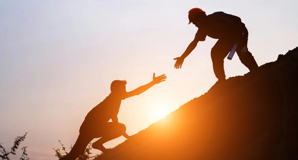 인간의 이타적 행위는 다른 종과 달리 유전적 관련이 없는 사람에게까지 확장하며, 대규모 협력 사회를 유지하는 기초가 된다. 픽사베이 제공