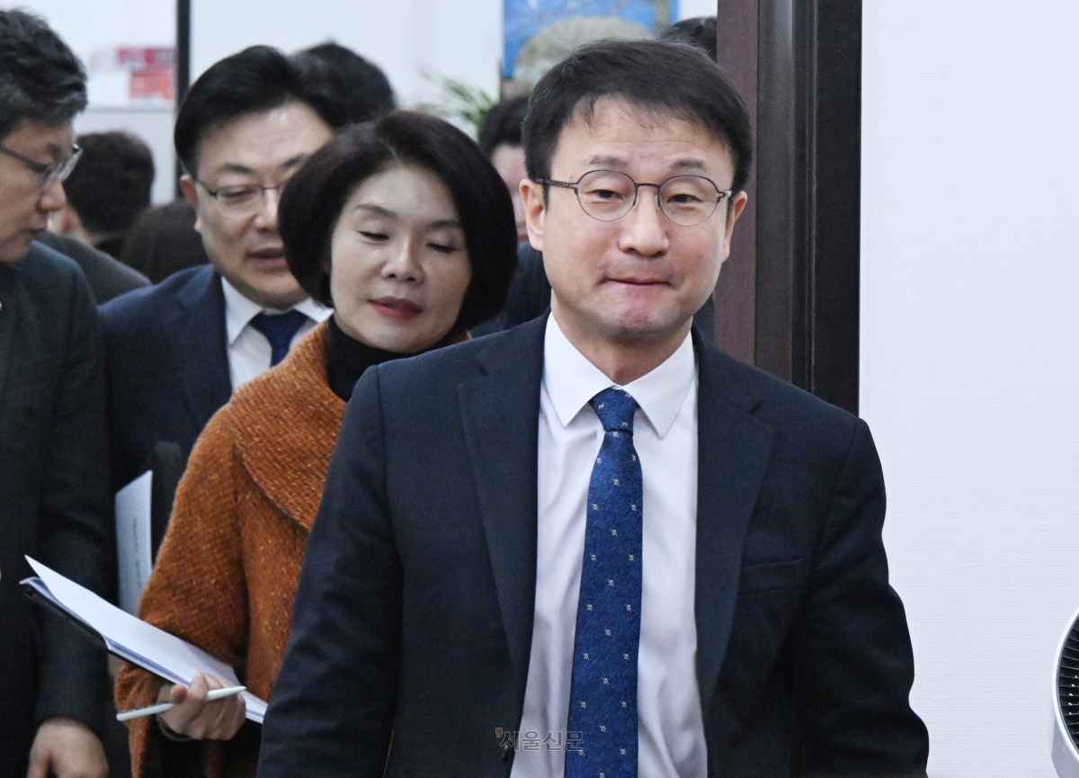 한병도 더불어민주당  원내대표가 12일 국회에서 열린  정책조정회의에 참석하고 있다.2026.2.12 안주영 전문기자