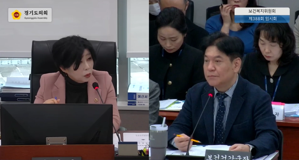 정경자 의원이 11일 열린 제388회 임시회 보건복지위원회 보건건강국 업무보고에서 무료이동진료사업 일몰에 따른 의료 사각지대 발생 우려를 제기하며 관련 조례안 제정 시 집행부의 적극적인 협조를 주문하고 있다.(사진=경기도의회)