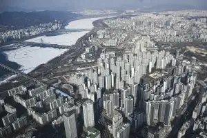 강남·용산 외국인 거래 3분의 1토막… 집값은 꿈쩍도 안 했다