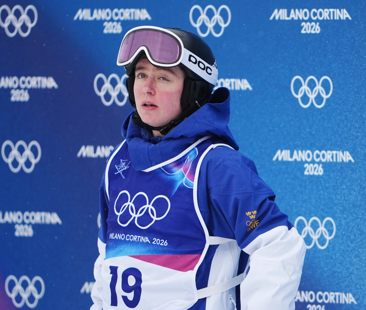 스웨덴 프리스타일 스키 국가대표 엘리스 룬드홀름이 10일(한국시간) 이탈리아 리비뇨에서 열린 2026 밀라노·코르티나담페초 동계올림픽 프리스타일 스키 여자 모굴 1차 예선에 참가하고 있다. 리비뇨 AP 연합뉴스