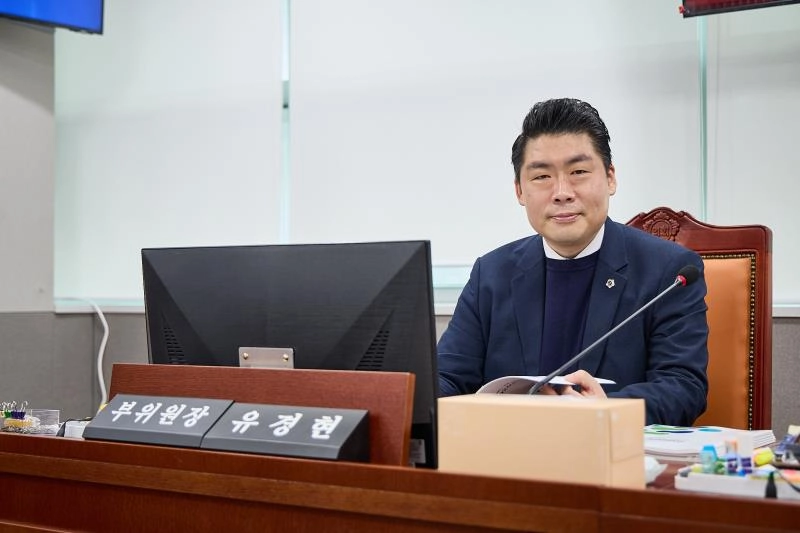 유경현 의원이 10일 상임위 업무보고에서 안전관리실 대상으로 질문하며 북한 무인기 침투를 막기 위한 경기도 특사경의 역할을 강조하고 있다.(사진=경기도의회)