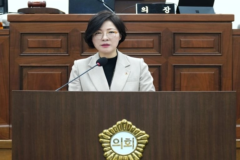 정혜영 의원이 제345회 임시회 제2차 본회의에서 발언하고 있다. 정혜영 의원실 제공