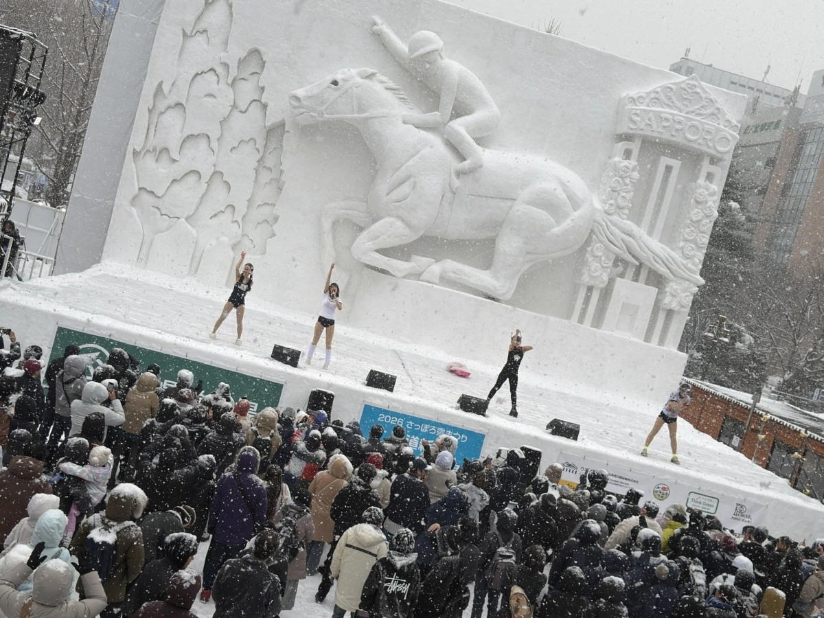 삿포로 눈축제에서 공연하는 일본 아이돌 그룹 ‘플랑크스타즈’의 모습. ‘플랑크스타즈’ 엑스(X) 캡처