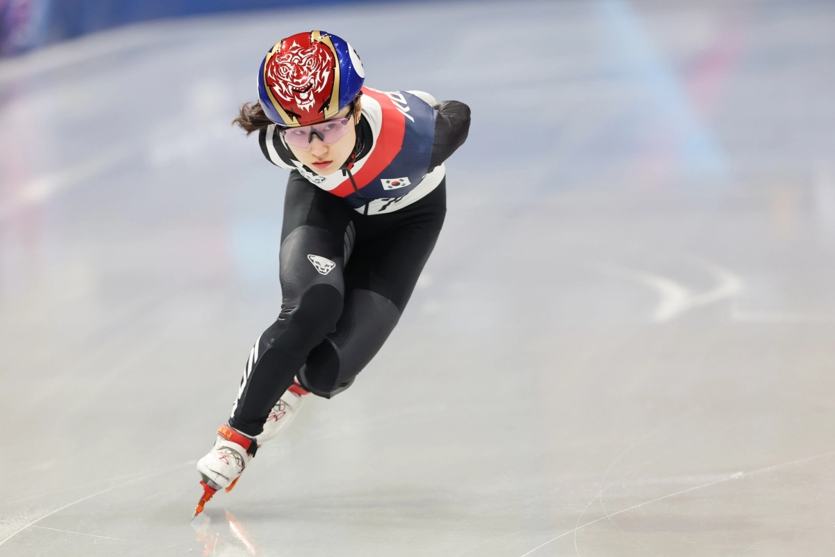 한국 쇼트트랙 국가대표 최민정이 11일(한국시간) 이탈리아 밀라노 아이스스케이팅 아레나에서 훈련하고 있다. 밀라노 연합뉴스