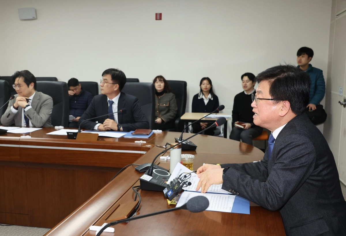 신학기 준비 점검단 회의 주재하는 최교진 교육부 장관