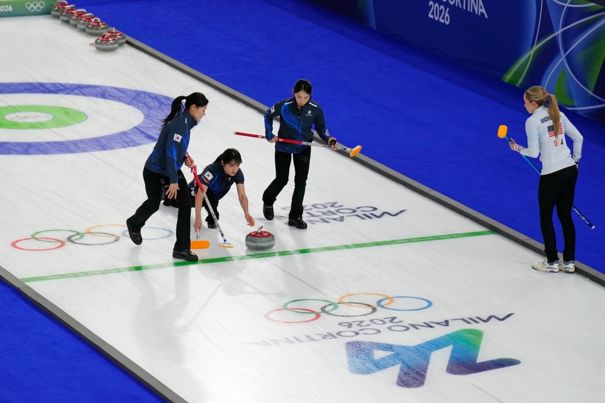 여자 컬링, 하위 랭커 미국에 아쉬운 역전패