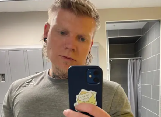 아역 스타 출신 블레이크 개럿(Blake Garrett)이 대상포진을 진단받은 뒤 33세의 나이로 세상을 떠난 것으로 알려져 충격을 주고 있다. 페이스북