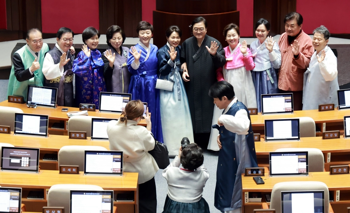 한복 입은 의원들