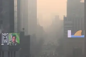 추위 물러간 자리에 미세먼지 공습… 설 연휴도 포근한 날씨