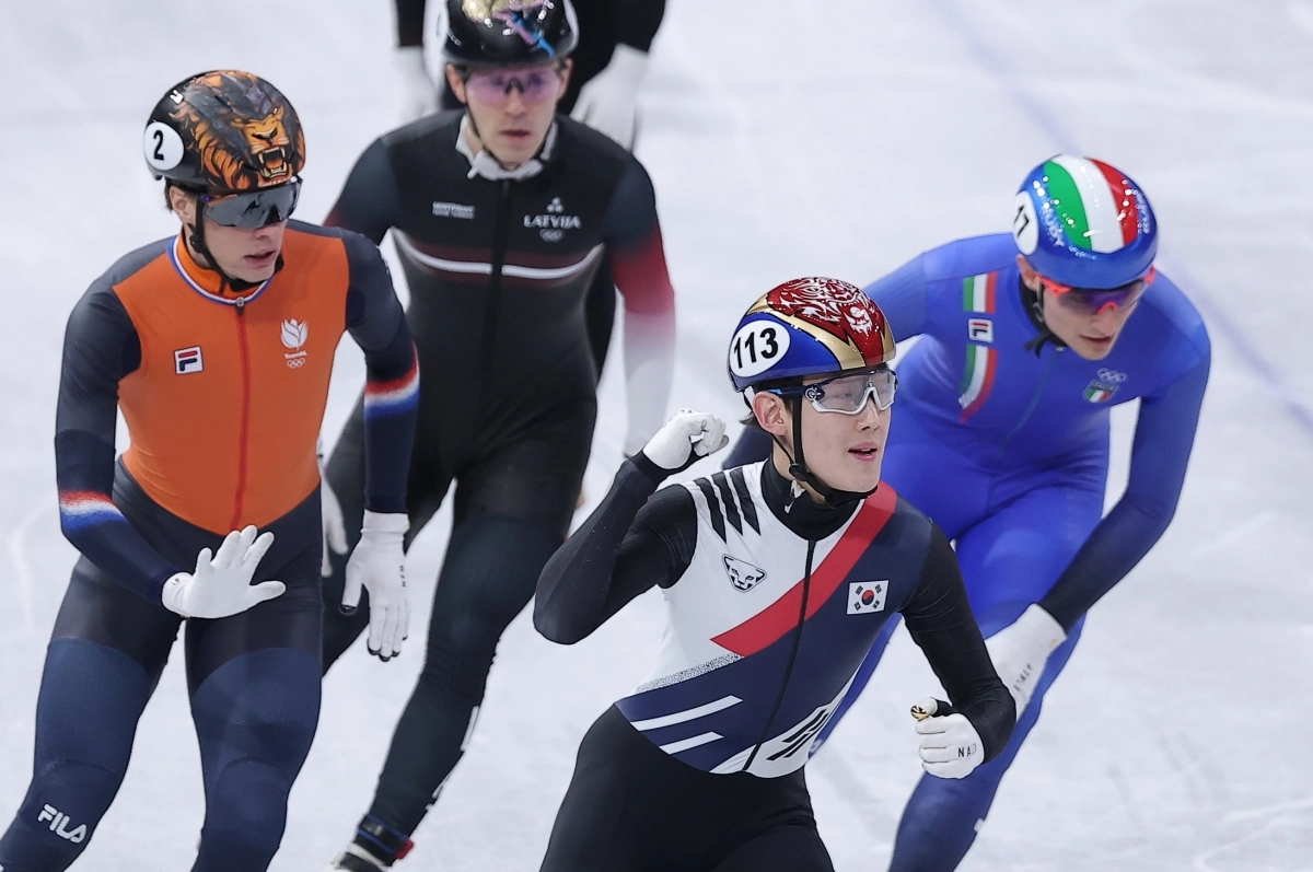 쇼트트랙 임종언이 12일(현지시간) 이탈리아 밀라노 아이스 스케이팅 아레나에서 열린 2026 밀라노·코르티나담페초 동계올림픽 쇼트트랙 남자 1000m 준준결승에서 조 2위로 결승선을 통과한 뒤 기뻐하고 있다. 2026.2.13 뉴스1