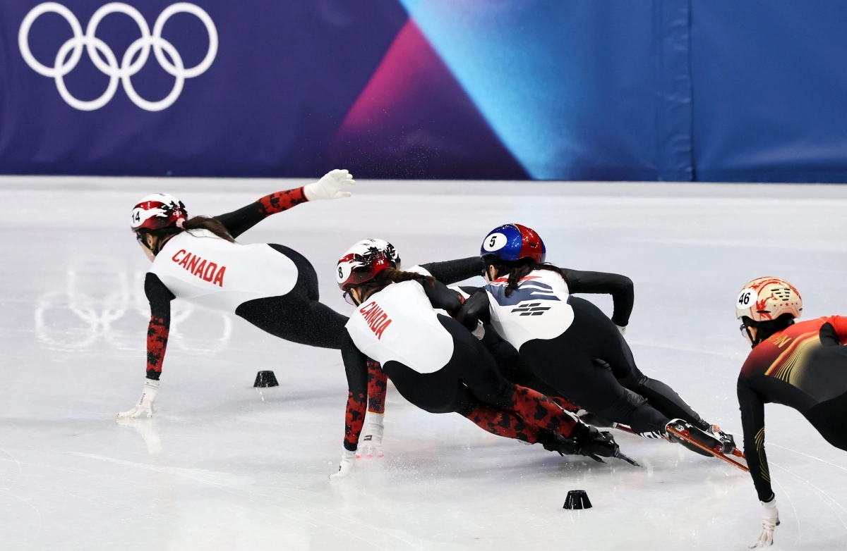대한민국 쇼트트랙 최민정이 12일(현지 시간) 이탈리아 밀라노 아이스스케이팅 아레나에서 열린 2026 밀라노·코르티나 담페초 동계올림픽 쇼트트랙 여자 500m 준결승 경기에서 역주하고 있다. 2026.2.13 뉴시스