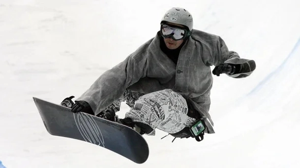 2007년 달마배 대회에서 하프파이프 경기 선보이는 호산스님. 연합뉴스 자료사진