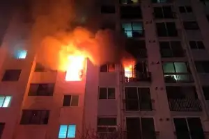 41년 된 노후아파트 화재… 함께 살던 70대 남매 사망