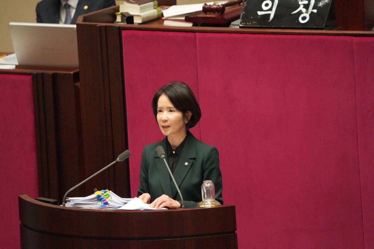 최수진 국민의힘 의원이 지난해 12월 23일 서울 여의도 국회에서 열린 본회의에서 정보통신망 이용촉진 및 정보보호 등에 관한 법률 일부개정법률안(대안)에 대한 무제한 토론(필리버스터)을 하고 있다. 의원실 제공