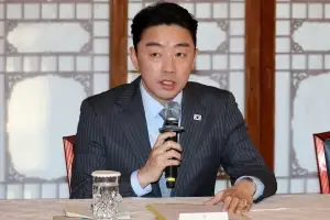 李 정부 초반 평가 6·3 지방선거…‘청와대 출신’ 타이틀 성공 확률은