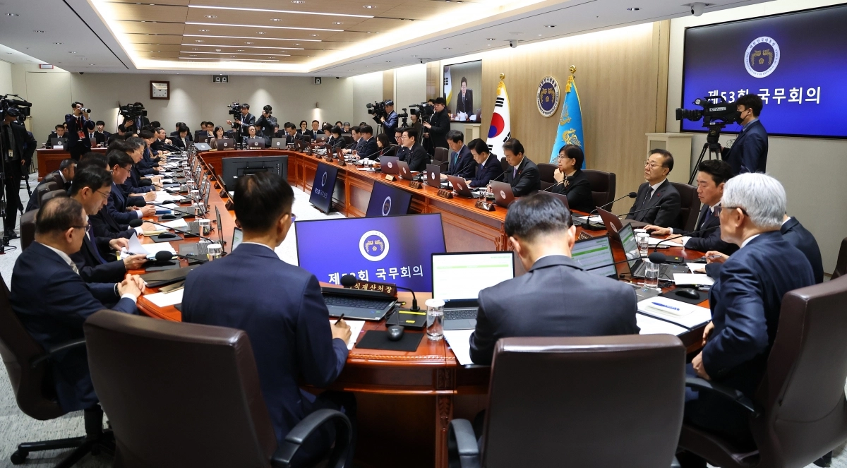 이재명 대통령이 9일 서울 용산 대통령실에서 열린 국무회의를 주재하고 있다. 2025.12.9 연합뉴스