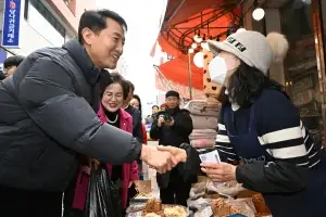 오세훈, 설 연휴 앞 전통시장·어린이병원 예정지서 ‘민생행보’