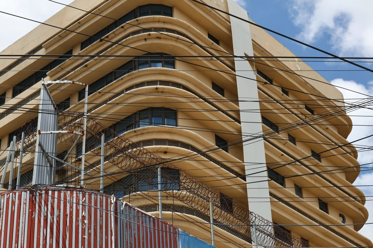 철조망 깔린 ‘망고단지’