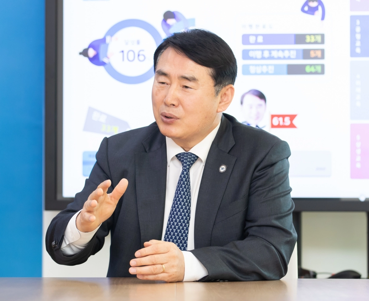 이정선 광주교육감이  최근 전남 나주 빛가람동 한국에너지공과대학교 대강당에서 열린 광주·전남 통합 행정·교육 설명회에서 나주 교육 비전을 설명하고 있다.