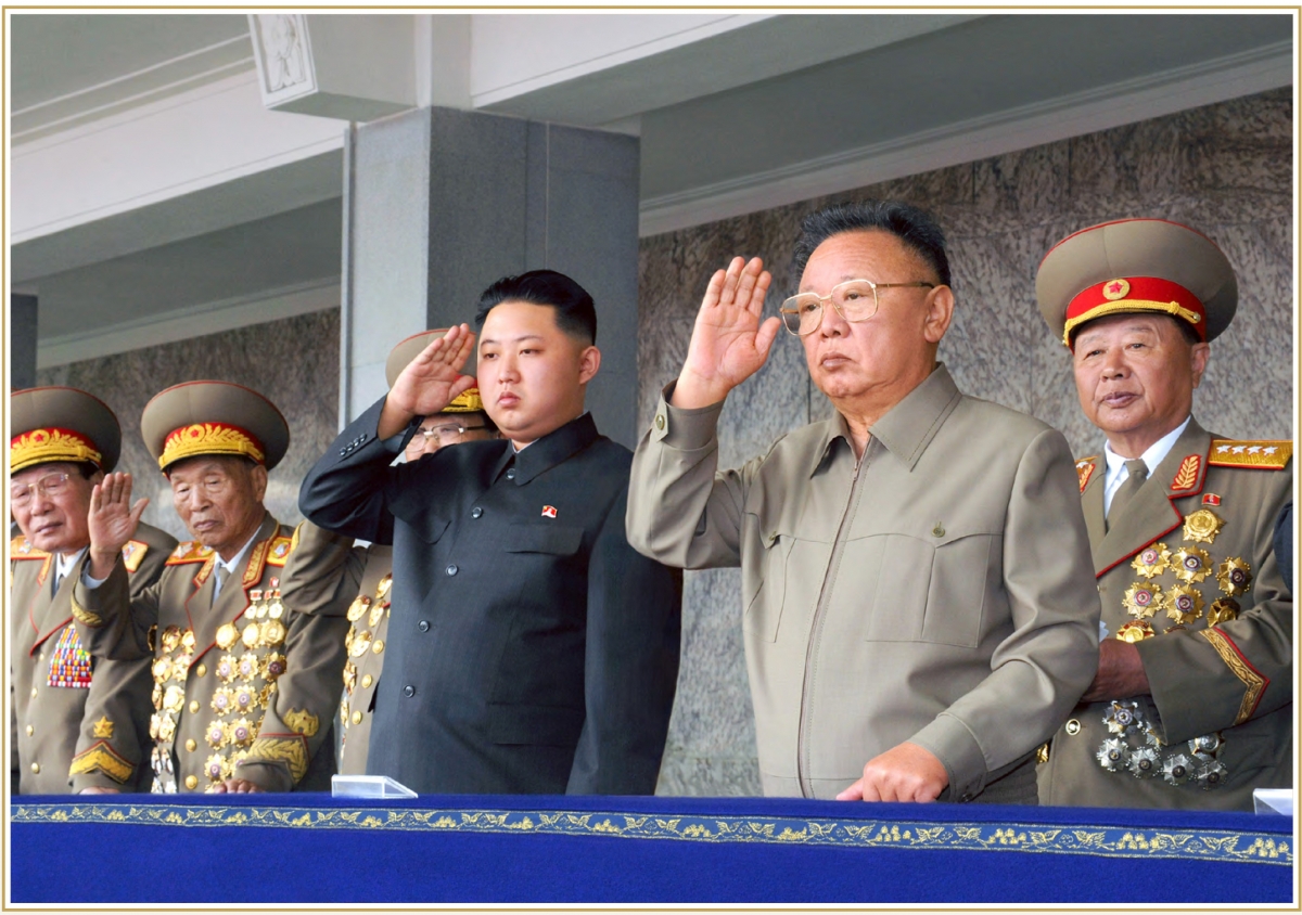 2010년 당창건 65주년 열병식 당시 김정일과 김정은