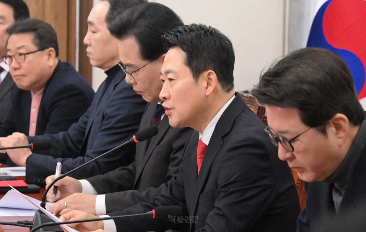 장동혁 국민의힘  대표가 12일  국회에서 열린 최고위원회의에서 발언 하고 있다. 안주영 전문기자