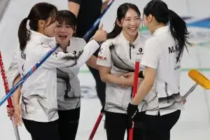 숙적 日 꺾었다! 진격의 컬링 여자대표팀 4강 보인다