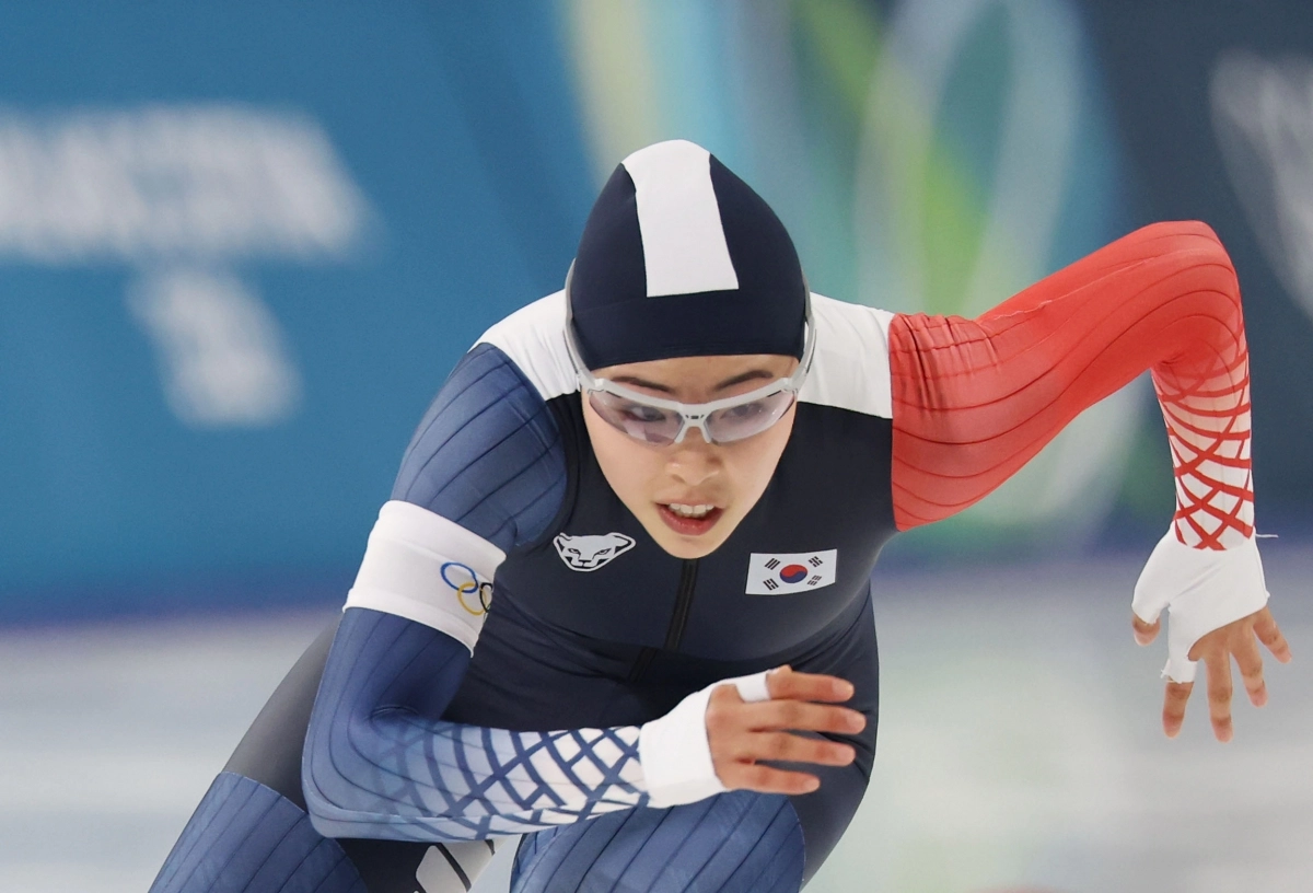 15일(현지시간) 이탈리아 밀라노 스피드스케이팅 스타디움에서 열린 2026 밀라노-코르티나담페초 동계올림픽 스피드스케이팅 여자 500m에 출전한 이나현이 질주하고 있다. 2026.2.16. 연합뉴스