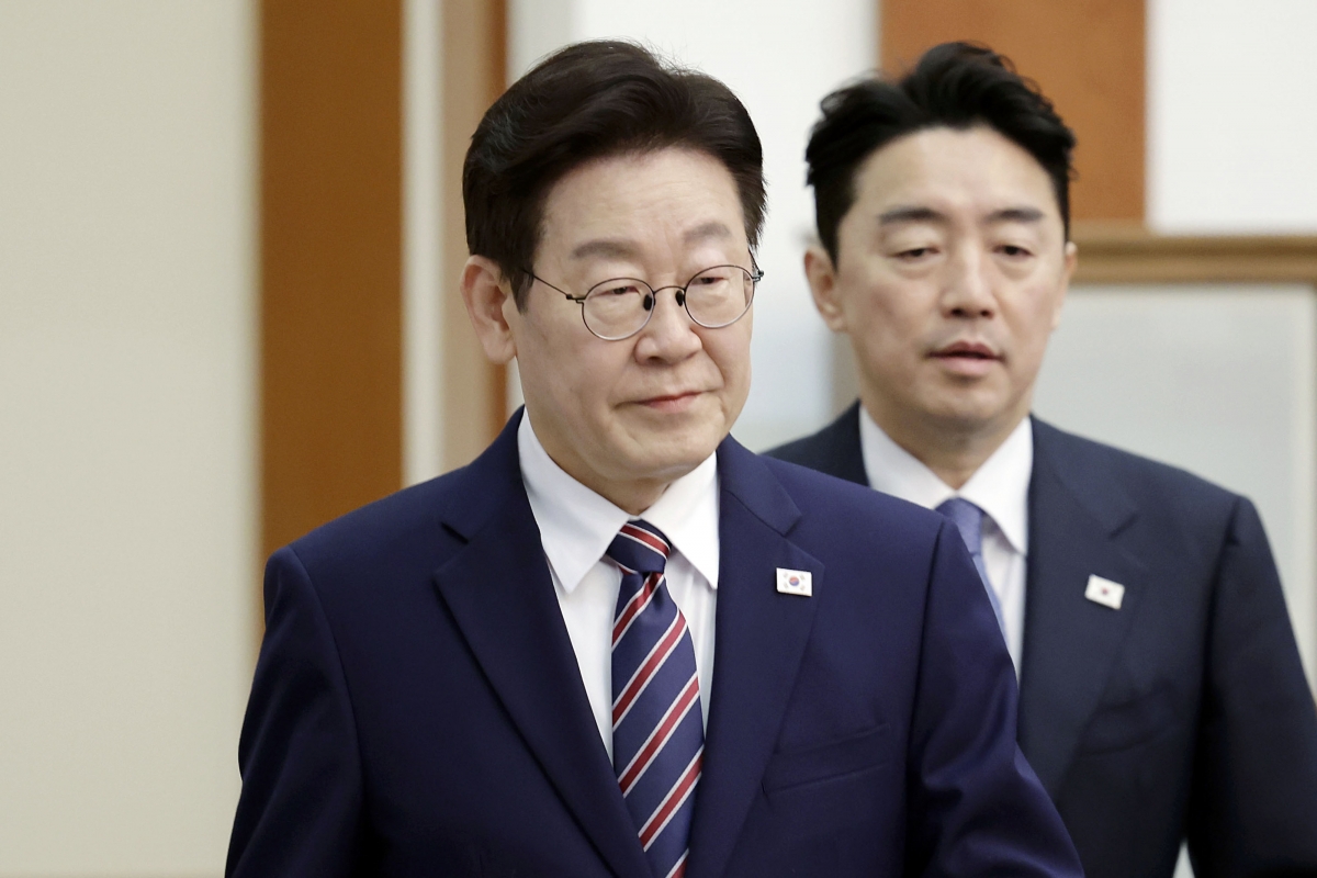 이재명 대통령이 12일 청와대에서 열린 수석보좌관회의에 입장하고 있다. 2026.2.12 청와대통신사진기자단