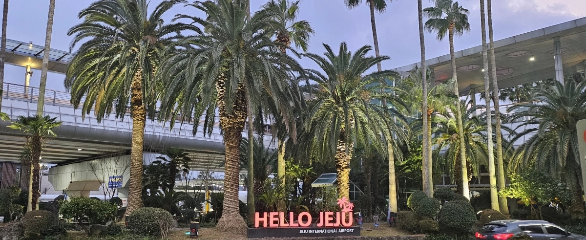 제주공항 도착장 밖의 풍경. 제주 강동삼 기자