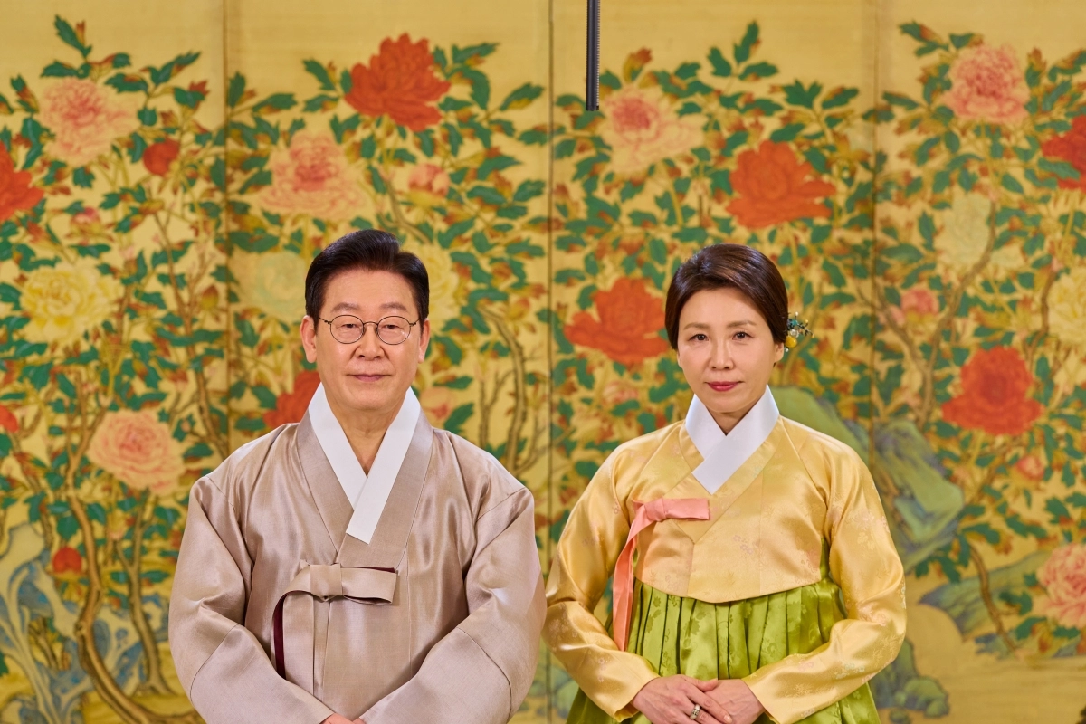 설맞이 인사하는 이 대통령 부부