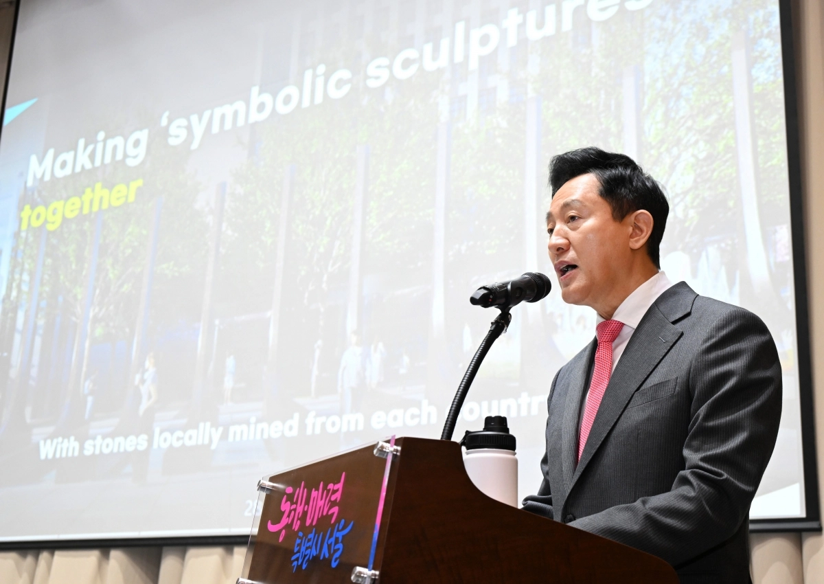 오세훈 서울시장이 지난 4일 오전 서울시청 3층 대회의실에서 6.25 한국전 참전국 주한 대사, 부대사 등에게 감사의 정원 조성 계획을 설명하고 있다. 서울시 제공