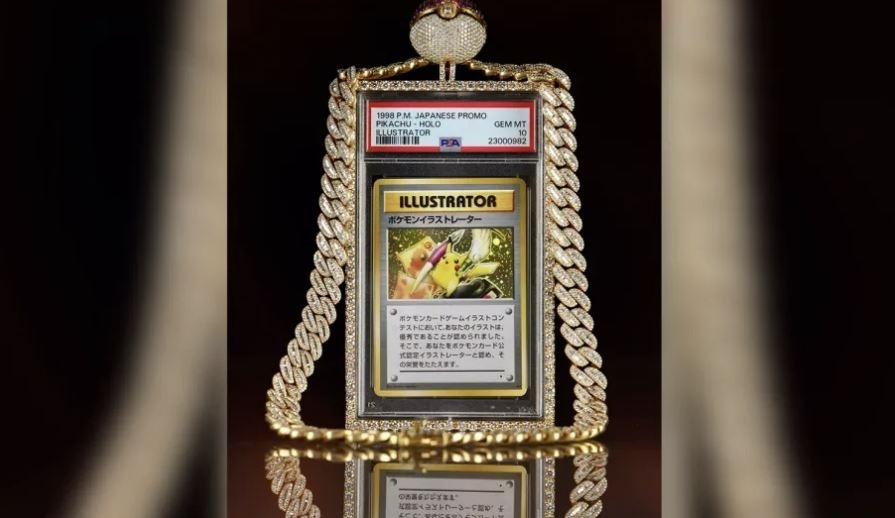 피카츄 일러스트레이터 카드. 미국 유명 인플루언서 겸 프로레슬러 로건 폴이 WWE 레슬매니아 38에서 직접 착용했던 다이아몬드 목걸이와 함께 경매에 출품됐다. 로건 폴 인스타그램