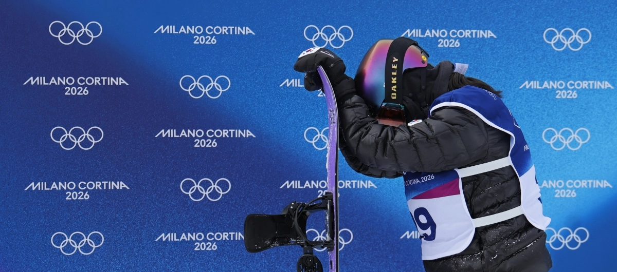 스노보드 유승은이 18일(한국시간) 이탈리아 리비뇨 스노파크에서 열린 2026 밀라노·코르티나담페초 동계 올림픽 스노보드 여자 슬로프스타일 결선에서 2차 시도를 마친 뒤 아쉬워하고 있다. 리비뇨 연합뉴스