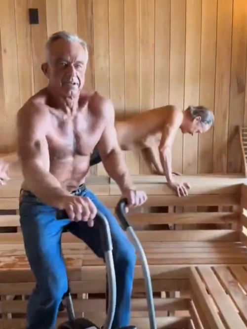 로버트 케네디 주니어 미국 보건복지부 장관(앞)이 가수 키드 록과 함께 운동하는 모습. 케네디 장관 엑스(X) 캡처