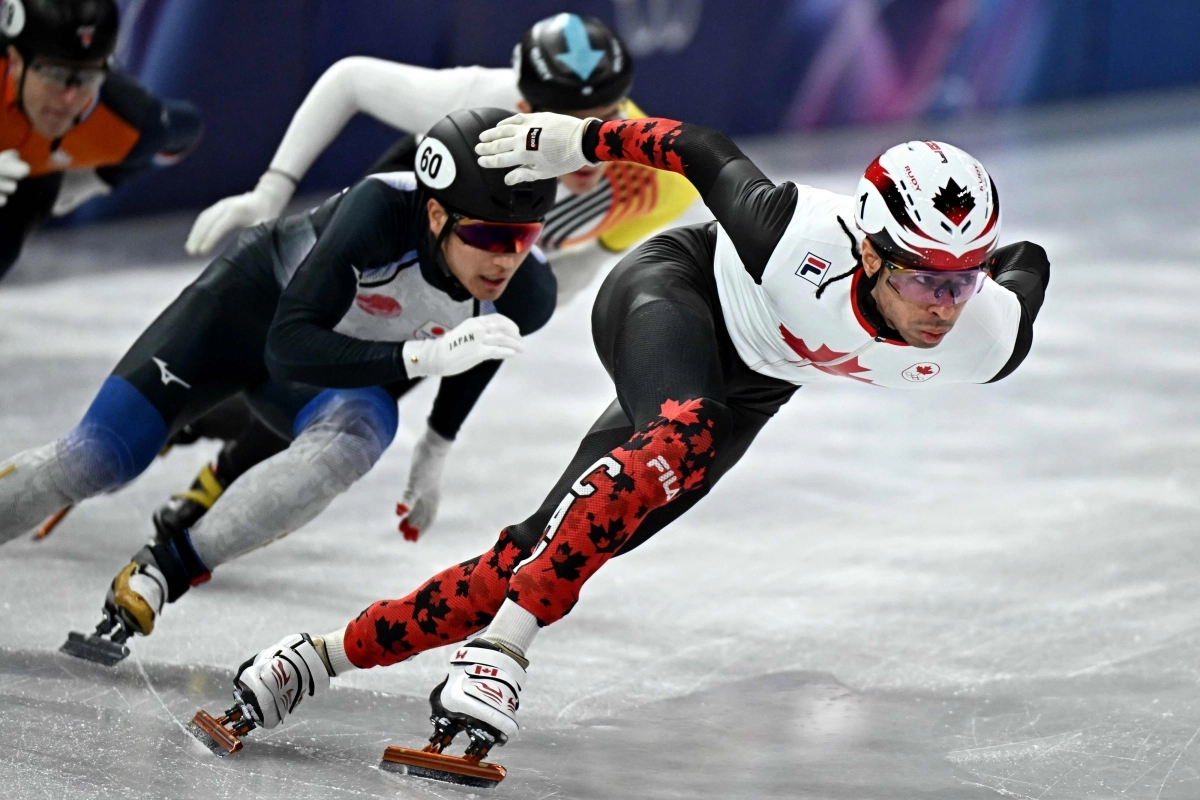 캐나다 쇼트트랙 국가대표 윌리엄 단지누가 16일(한국시간) 이탈리아 밀라노 아이스스케이팅 아레나에서 열린 2026 밀라노·코르티나담페초 동계올림픽 남자 500ｍ 예선을 치리고 있다. 밀라노 AFP 연합뉴스