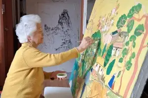 “왕복 7시간 통학”…85세 할머니 미대생 화제