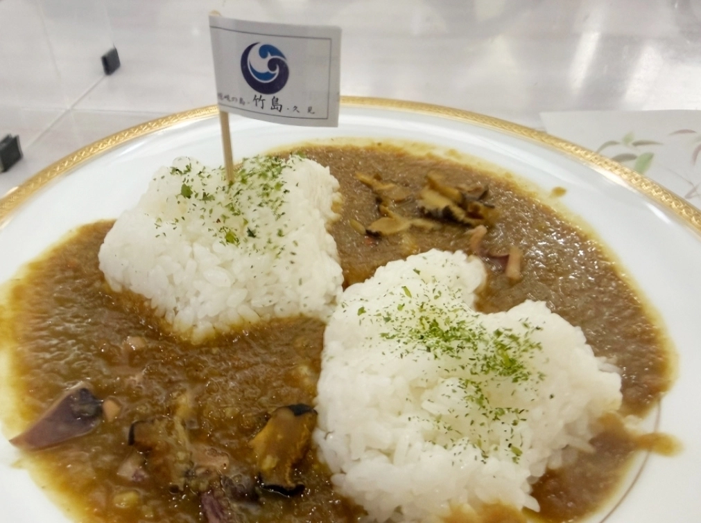 일본 시마네현청 지하 식당서 판매한 ‘다케시마 카레’ 이미지. 서경덕 교수 SNS 캡처