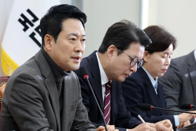 국민의힘 장동혁 대표가 19일 국회에서 열린 최고위원회의에서 모두발언을 하고 있다. 연합뉴스