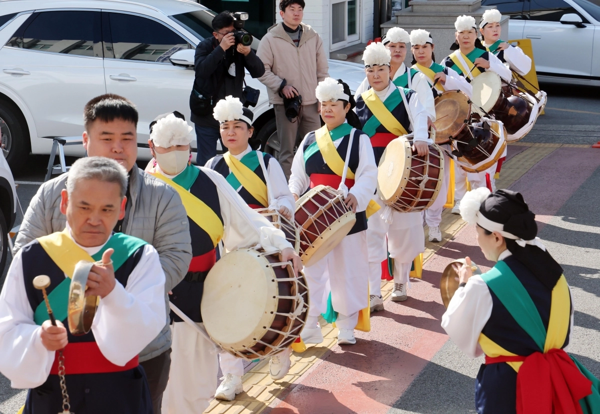 안녕과 풍작 기원 지신밟기
