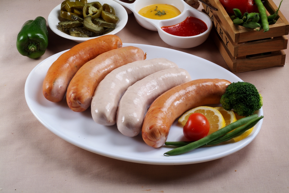 식약처는 오는 23일부터 다음 달 6일까지 식육가공업체와 식육즉석판매가공업체 860여곳을 위생점검한다고 20일 밝혔다. 소시지 이미지. 아이클릭아트