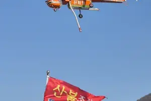 설 연휴 ‘하늘길’ 뚫은 소방헬기…31명 살렸다