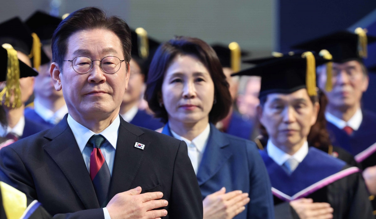 thumbnail - 李대통령 “정부 믿고 도전해달라”<br>‘尹 입틀막’ 현장 찾아 투자 약속