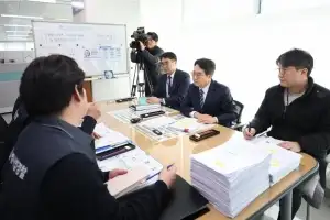 이재명 ‘담합과의 전쟁’에 김동연, ‘부동산 범죄와의 전면전’ 선포