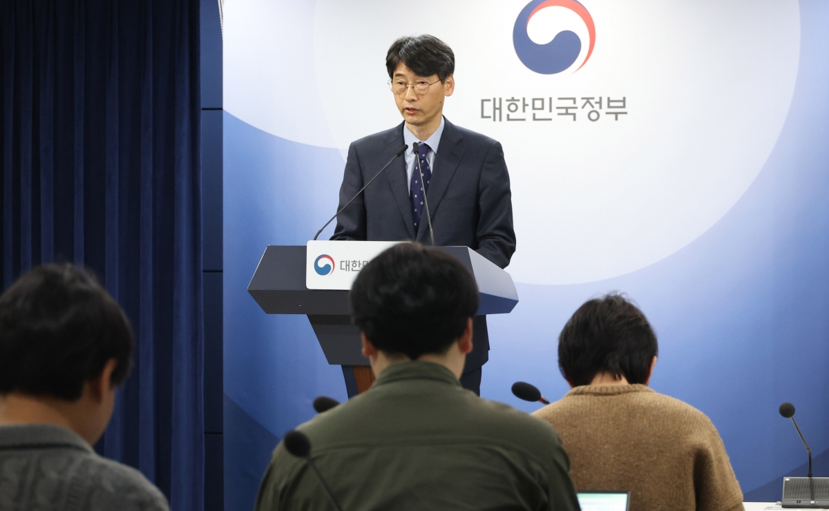 김경만 과학기술정보통신부 인공지능정책실장이 20일 오후 서울 종로구 정부서울청사에서 ‘독자 AI 파운데이션 모델 (독파모) 프로젝트’ 선정 기업 발표를 하고 있다. 뉴시스
