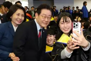 [포토] 이 대통령 내외, 카이스트 졸업식 참석